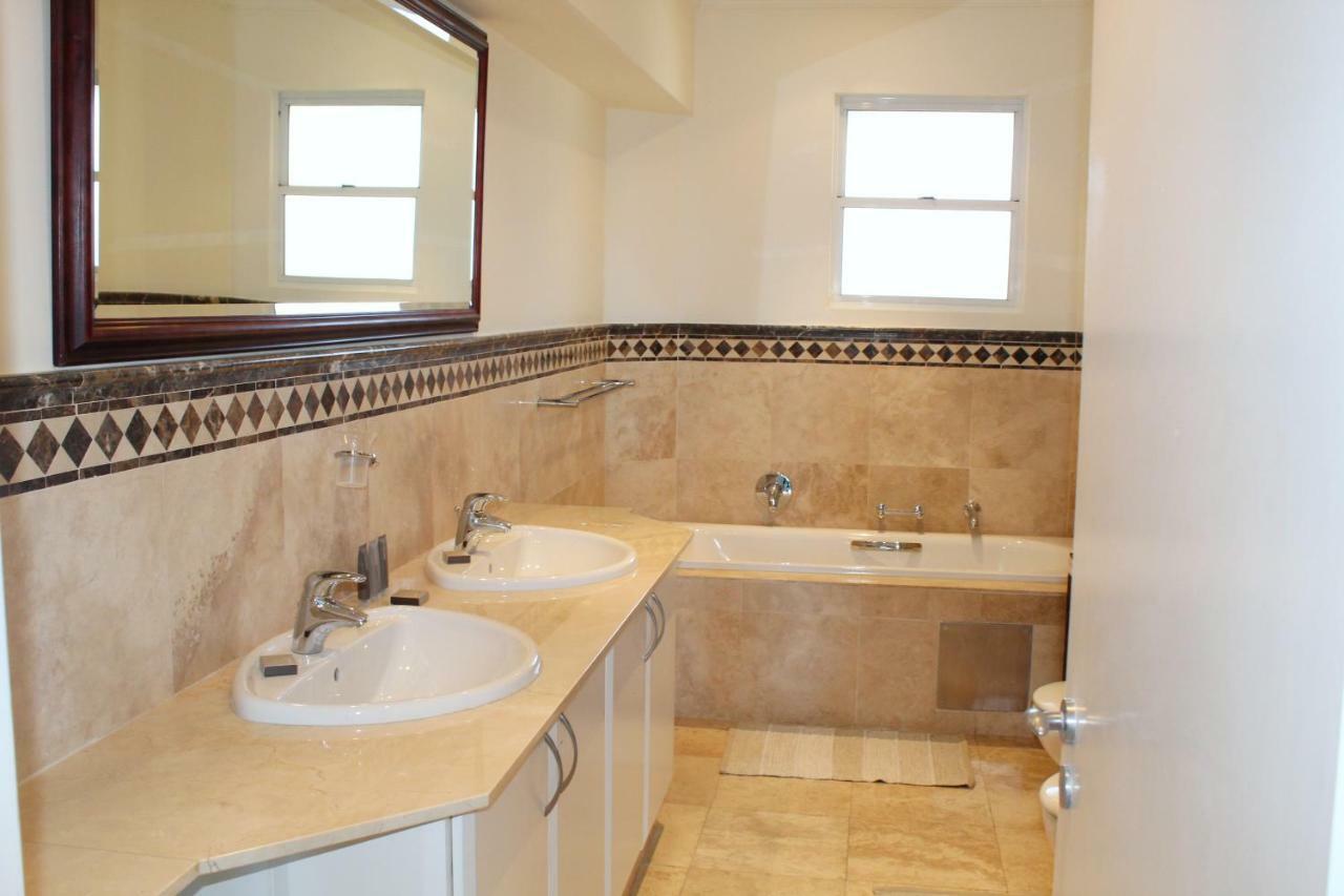 Unit 1101 Oyster Rock Apartment Durban Bagian luar foto