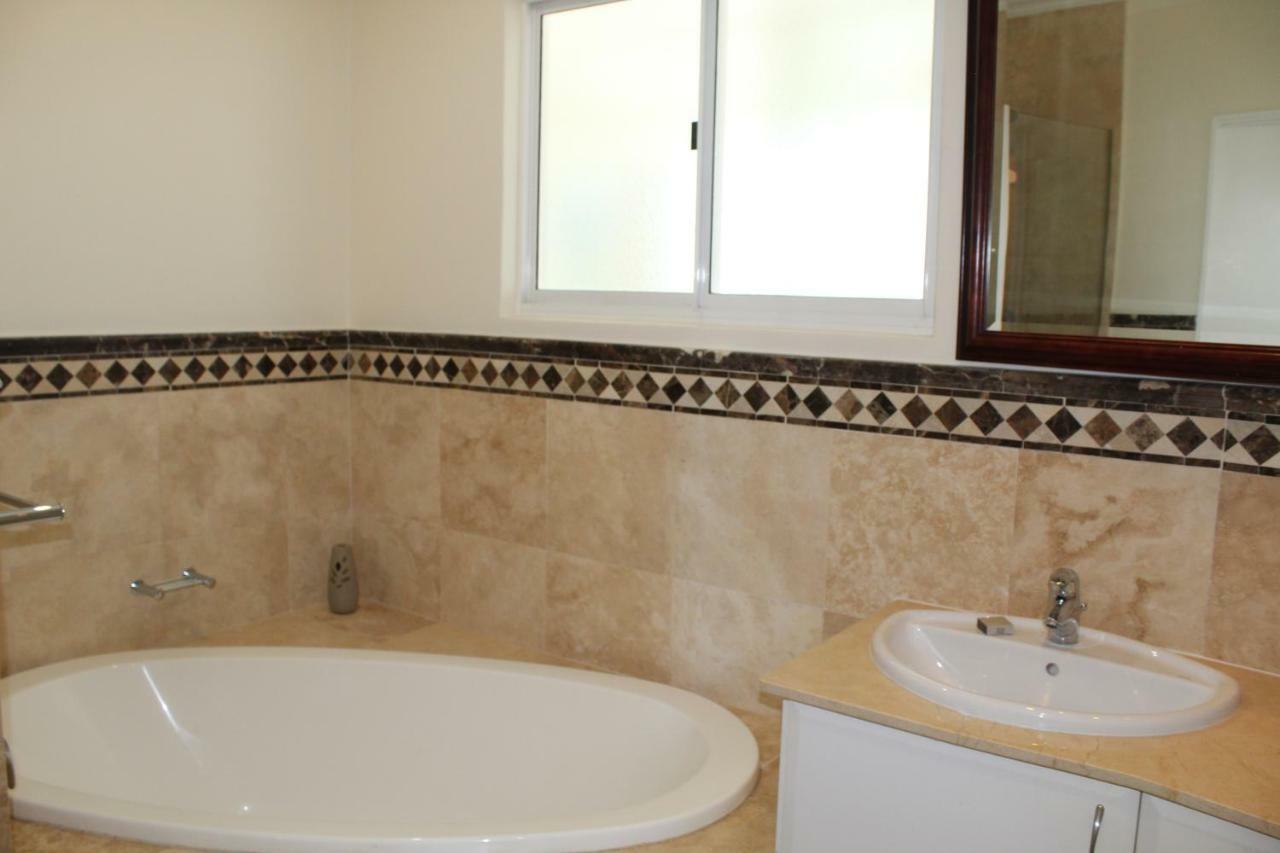 Unit 1101 Oyster Rock Apartment Durban Bagian luar foto